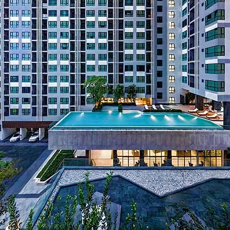 The Base Central Pattaya Exterior photo