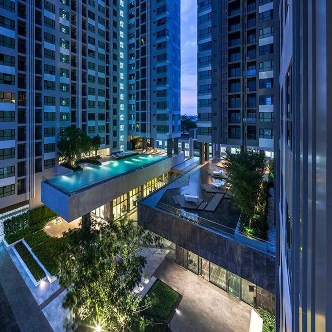 The Base Central Pattaya Exterior photo