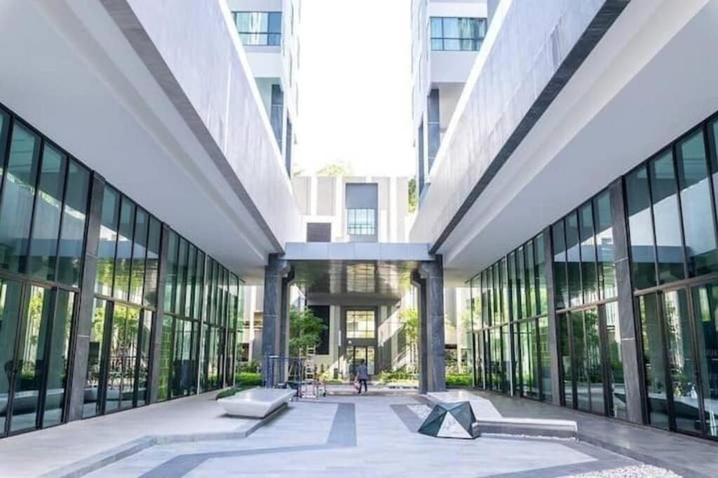 The Base Central Pattaya Exterior photo