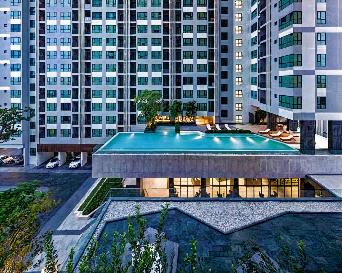 The Base Central Pattaya Exterior photo