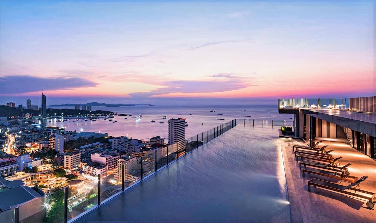 The Base Central Pattaya Exterior photo