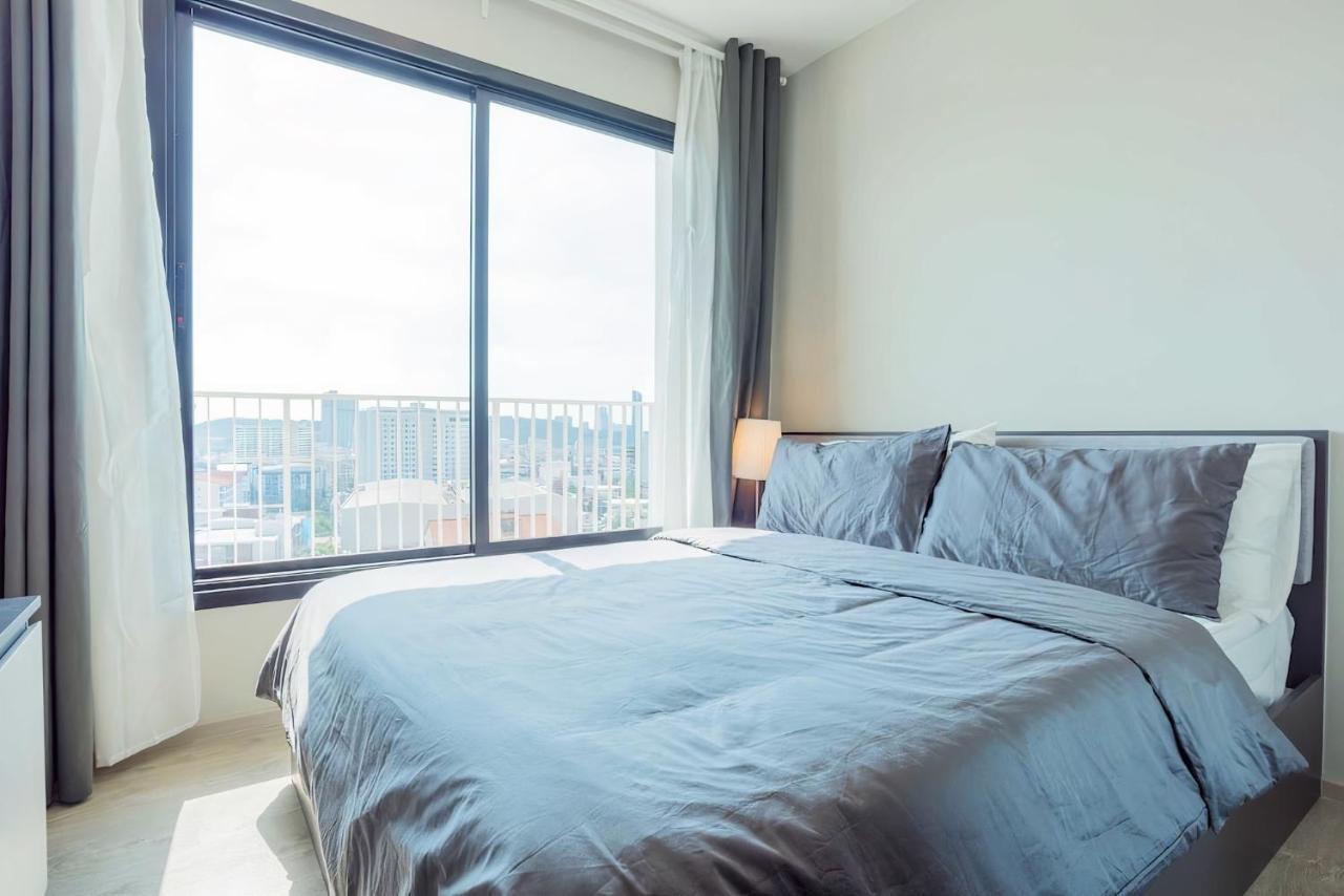 The Base Central Pattaya Exterior photo