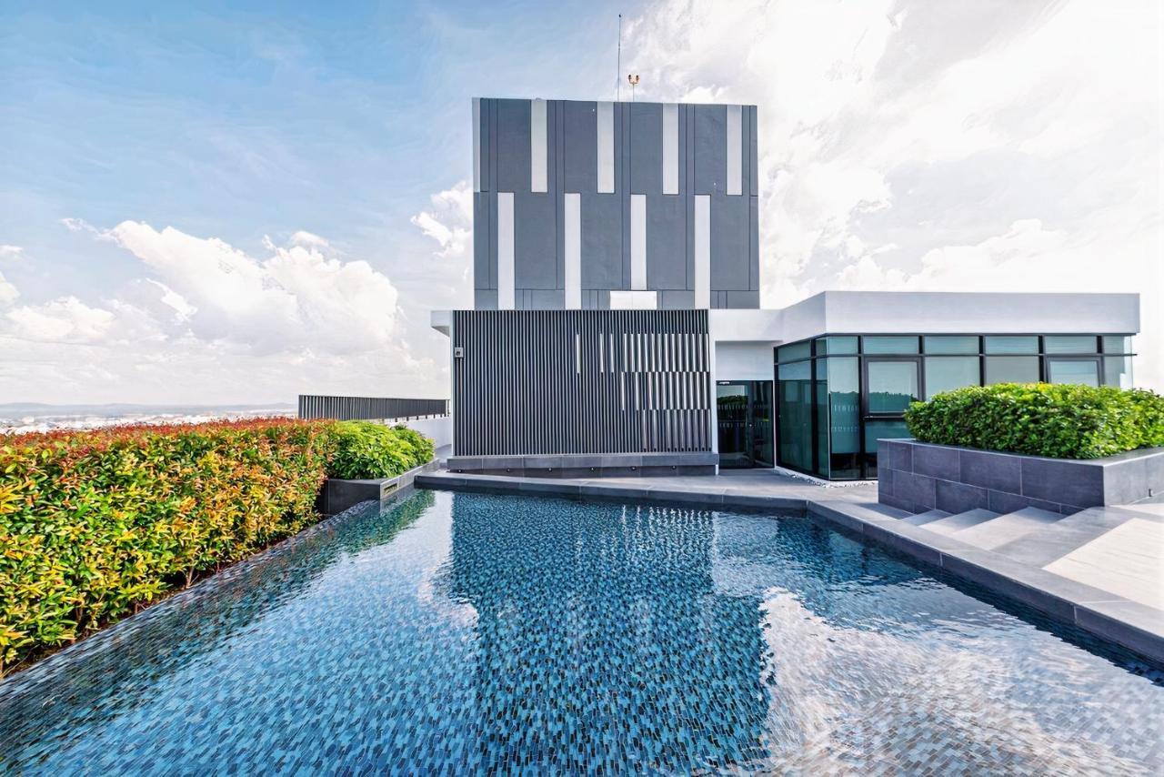 The Base Central Pattaya Exterior photo