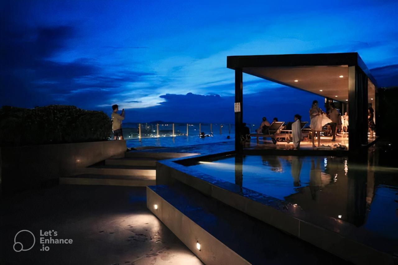 The Base Central Pattaya Exterior photo