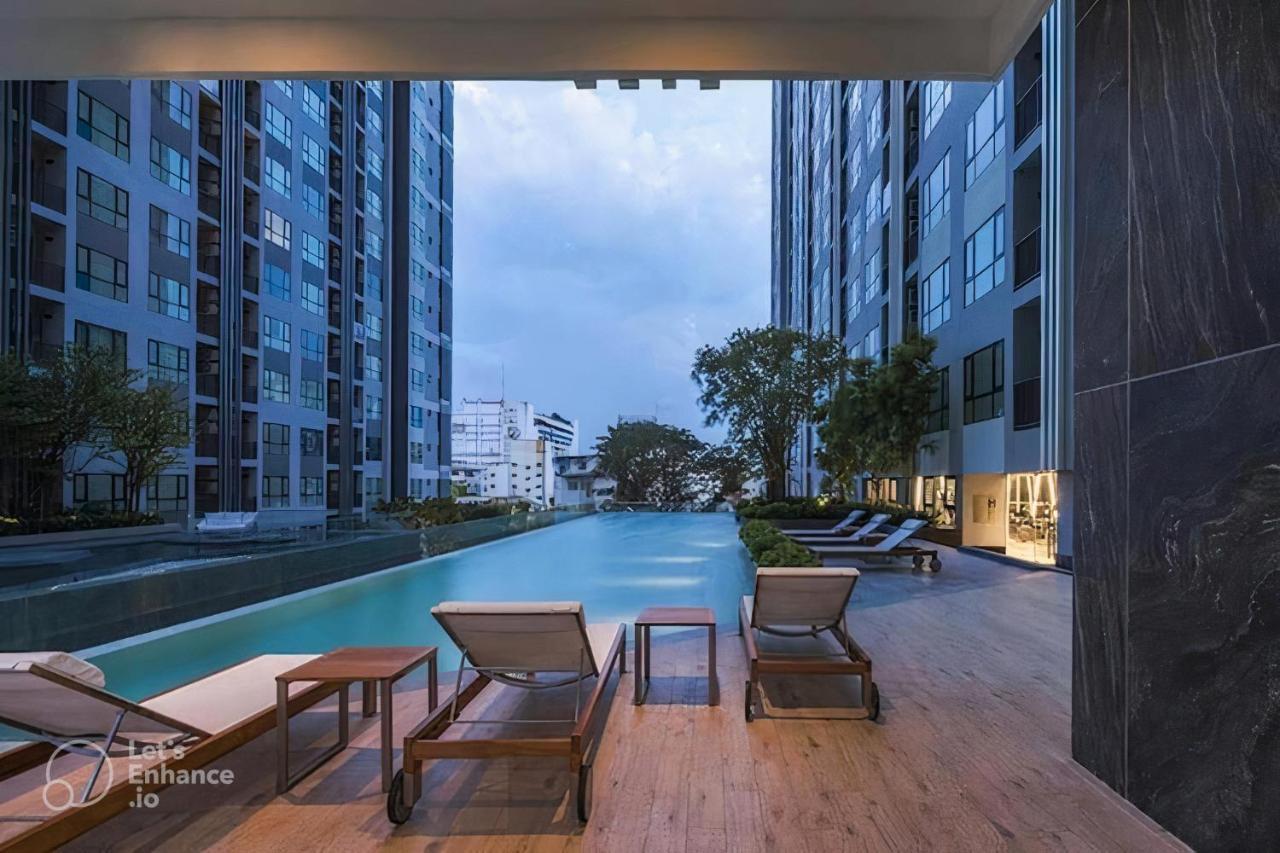 The Base Central Pattaya Exterior photo